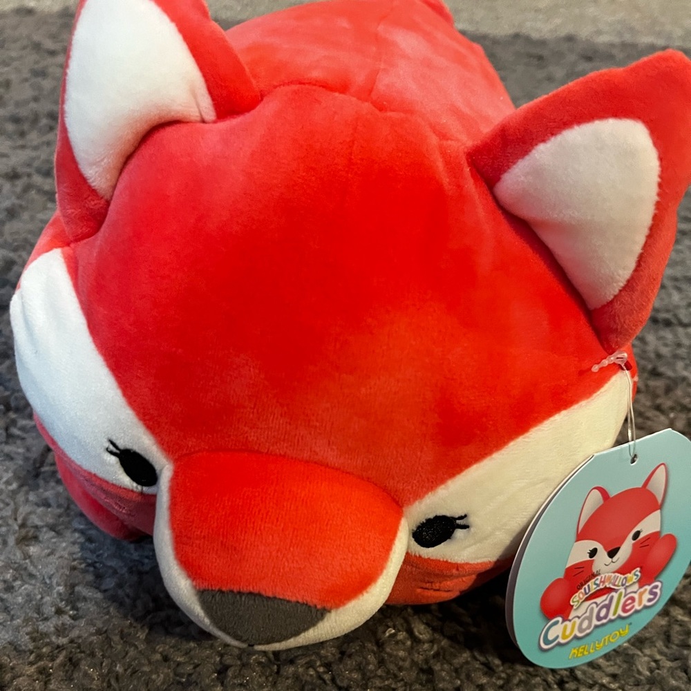 FIFI SQUISHMALLOW CUDDLER